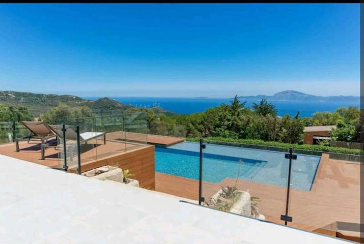 Villa pour 10 personnes, avec piscine ainsi que jardin et vue, animaux acceptés à Tarifa - 2
