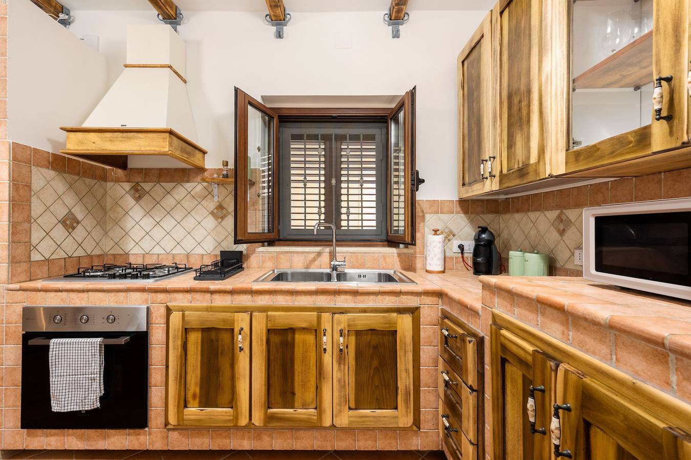 Ganze Wohnung, Ferienwohnung 'Aurora Sul Mare' mit Wi-Fi und Klimaanlage in Palermo, Palermo Provinz