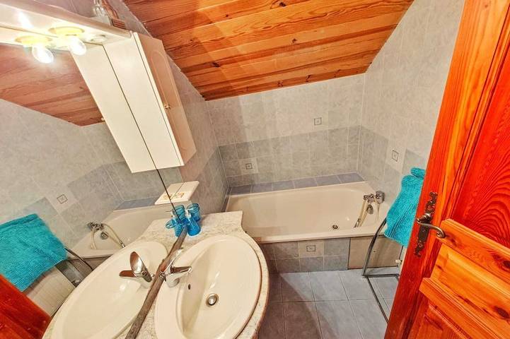 Gîte pour 4 personnes, avec jacuzzi et balcon à Châteauroux-les-Alpes - 3