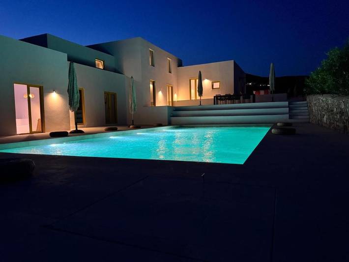 Aparthotel para 4 personas, con piscina y jardín además de terraza y vistas - 1