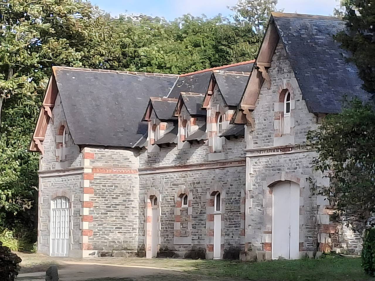 Maison de vacances « Manoir De Kerhir » avec jardin privé et Wi-Fi in Trédarzec, Côte de Granit Rose
