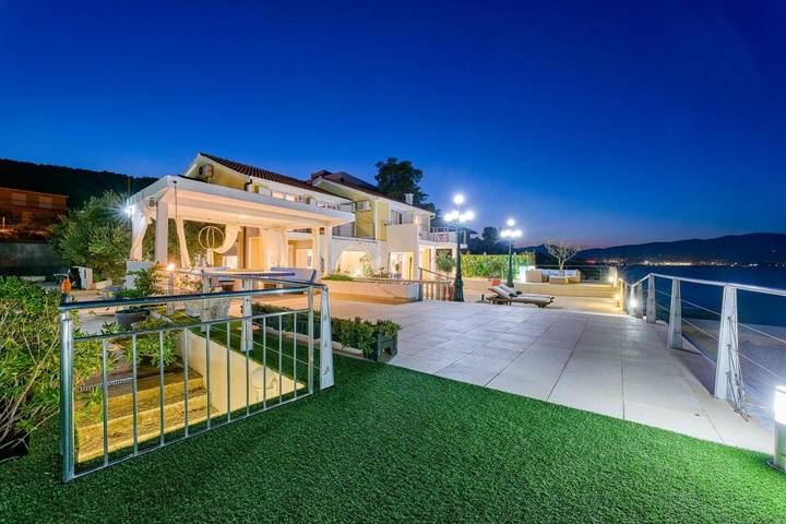 Villa pour 10 personnes, avec piscine et vue sur le lac ainsi que vue et jardin à Slatine - 3