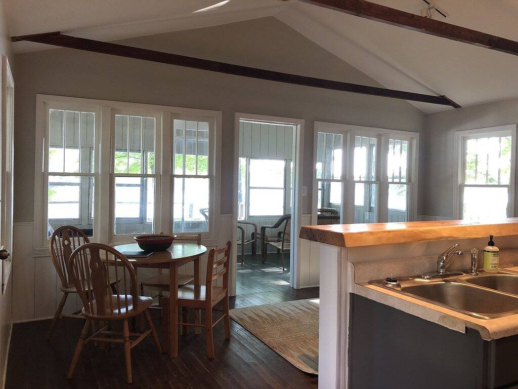 Charmantes Rose Lake Strandhaus in Michigansee