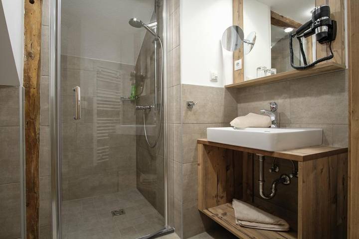 Hotel für 2 Personen, mit Garten und Sauna, kinderfreundlich in Schattwald - 2