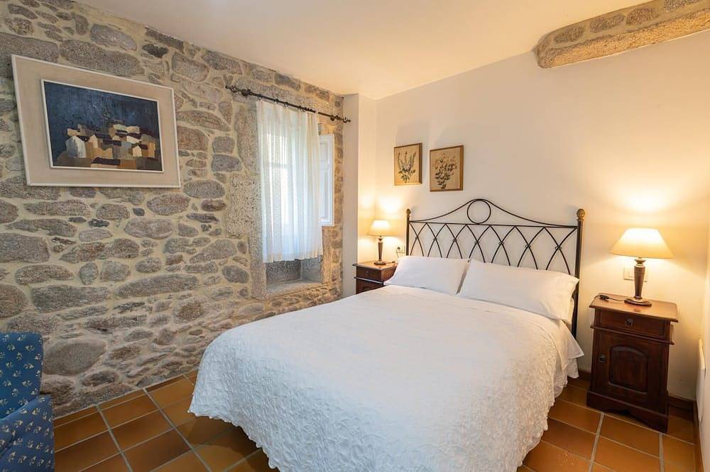 Arco: double room, old cellar and renovated stable. in A Pobra do Caramiñal, Rías Baixas