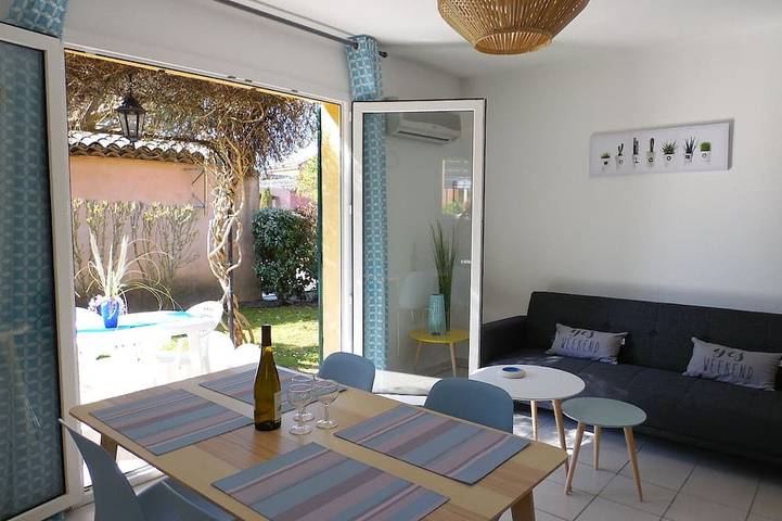 Holiday home for 5 people, with pool and garden as well as terrace, with pets - 1