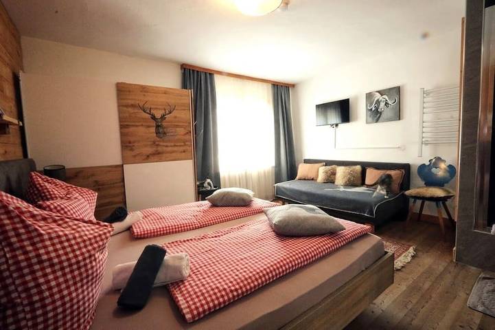 Familiy Room (1 double 2 extra beds) in Zederhaus, Ski Amadé