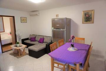 Ferienhaus für 6 Personen, mit Terrasse in Vrsi