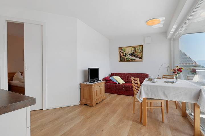Entire apartment, Apartment 'Wiesenrain  Bergblick' with Mountain View, Shared Garden and Wi-Fi in Feldthurns, Dolomiti Superski