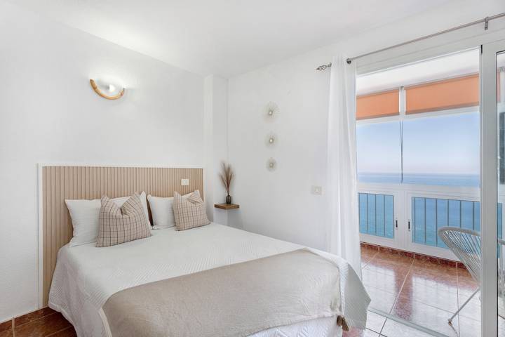 Apartamento entero, Apartamento de vacaciones 'Apartamento Luna' con vistas al mar, terraza privada y Wi-Fi in Mesa del Mar, Tacoronte