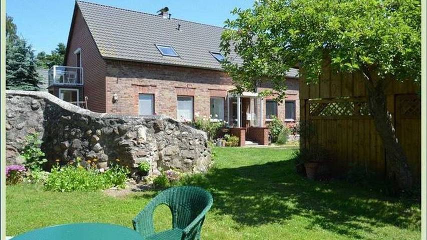 Ferienwohnung für 3 Personen, mit Garten, kinderfreundlich in Borrentin