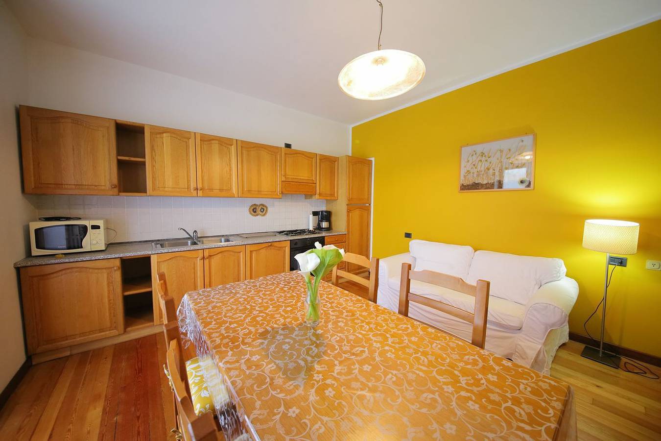 Apartamento entero, Quattro Stagioni Spring Garden Holiday Apartment with Pool in Cólico (Italia), Alpes de Orobie Occidental