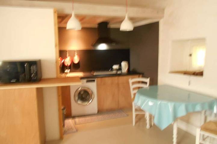 Charming little house 5 minutes from hiking trails in Arlanc, Región de Ambert