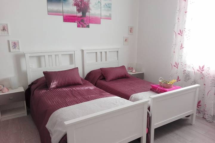 Entire apartment, Suitable for hosting a family or a group of friends in Bologna, Bologna Province