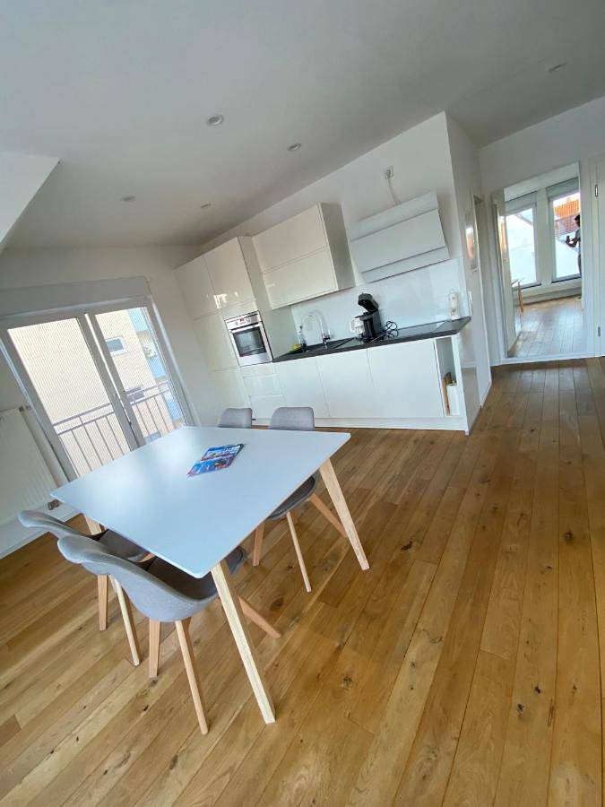 Ferienwohnung für 3 Personen, mit Balkon und Ausblick in Friedrichshafen