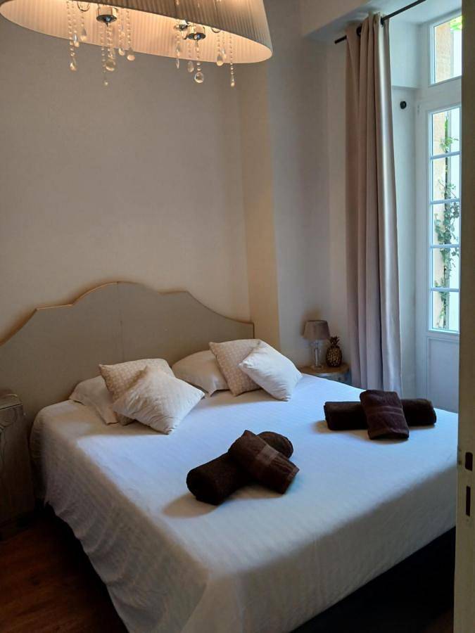 Appartement entier, Logis de Cécile à Sarlat avec jardin privatif de 30M2 in Sarlat-la-Canéda, Périgord Noir