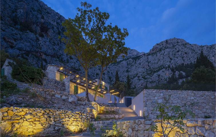Ferienhaus für 8 Personen, mit Terrasse in Makarska