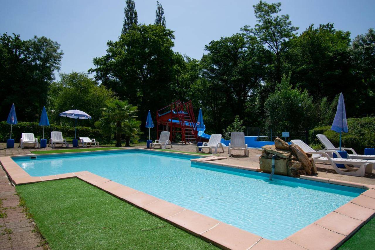 Camping des Bains in Saint-Honoré-les-Bains, Parc naturel régional du Morvan