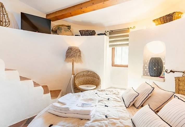 Chambre d’hôte pour 4 personnes, avec jardin ainsi que piscine et jacuzzi, animaux acceptés dans les Bouches-du-Rhône - 3