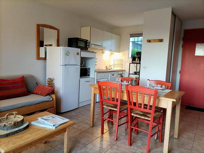 Location de vacances pour 6 personnes, avec Balcon et Terrasse ainsi que Jardin et Vue sur le lac dans Lac de la Raviège - 3