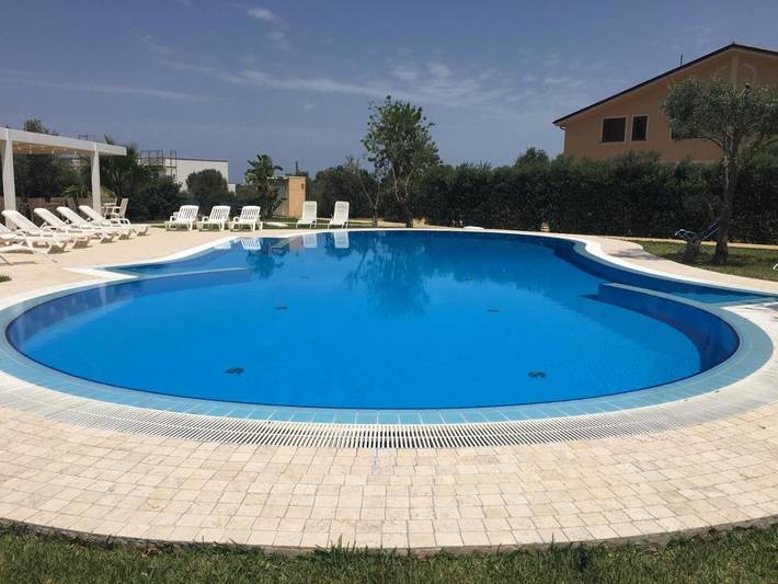 Villa per 7 persone, con Balcone e Terrazza nonché Giardino e Piscina a Terrasini