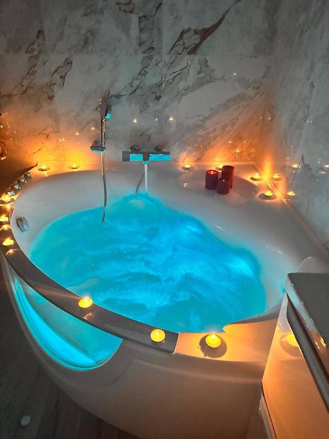 Gîte pour 4 personnes, avec terrasse et jacuzzi à Morsang-sur-Orge - 2