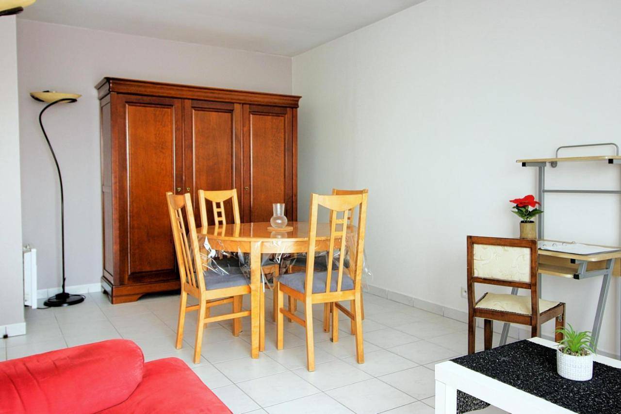 Appartement entier, One-Bedroom Apartment in Champagne-sur-Seine, Seine-et-Marne