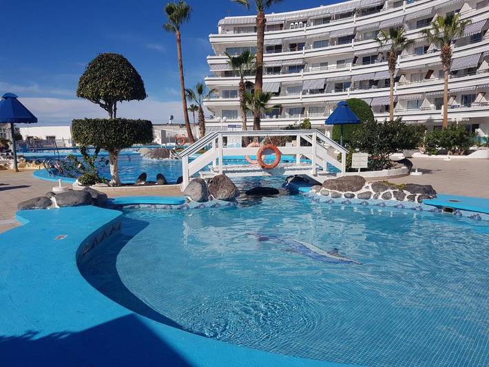 Bungalow para 6 personas, con vistas además de piscina y balcón en Costa Adeje