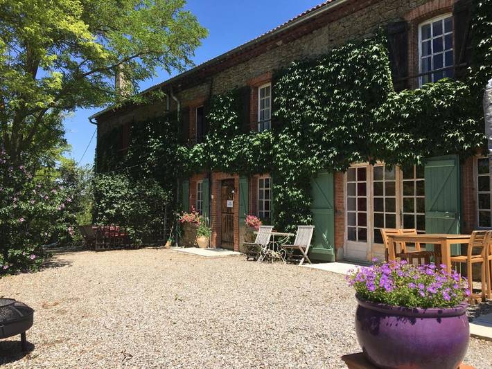 Location de vacances pour 6 personnes, avec vue ainsi que jardin et piscine, animaux acceptés dans Lapenne - 3