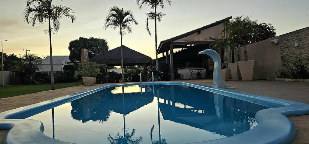 Casas e apartamentos de temporada para 4 pessoas, com jardim e vista e ainda piscina, com animais de estimação em São João da Barra