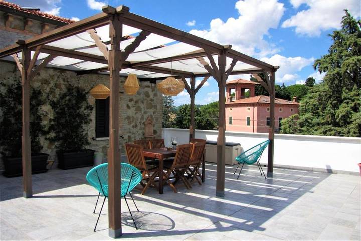 Appartement de vacances pour 9 personnes, avec Balcon et Jacuzzi ainsi que Terrasse et Jardin à Pérouse - 2