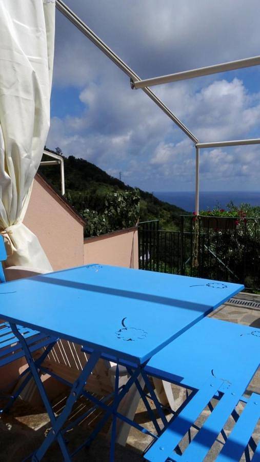 Chambre d’hôte pour 3 personnes, avec vue ainsi que piscine et jardin à Gênes - 4