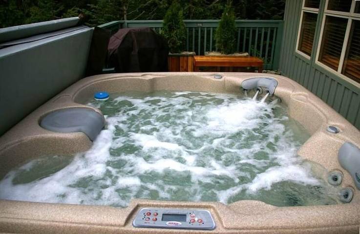 Ferienhaus für 9 Personen, mit Balkon und Whirlpool in Whistler
