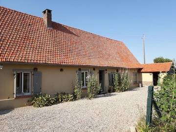 Gîte pour 6 personnes, avec jardin à Angiens
