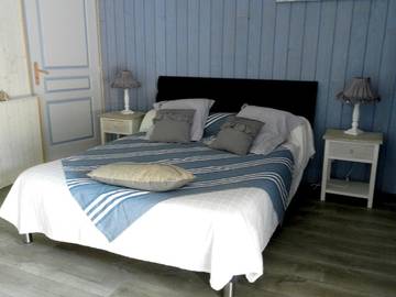 Gîte pour 2 personnes, avec vue ainsi que terrasse et jardin à Saint-Donan