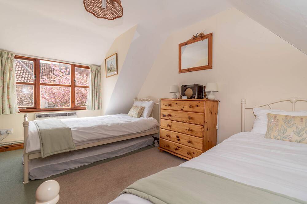 Post Box Cottage -  a self catering cottage that sleeps 4 guests  in 2 bedrooms in Stiffkey, Norfolk Coast
