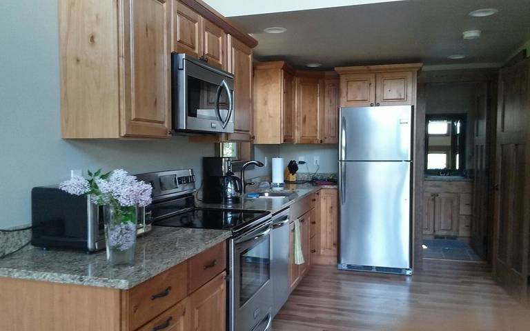 Chalet for 4 people, with yard and balcony in Glacier National Park