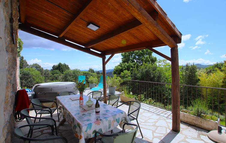 Location de vacances pour 7 personnes, avec jardin et terrasse, animaux acceptés à Pont-de-Labeaume - 4