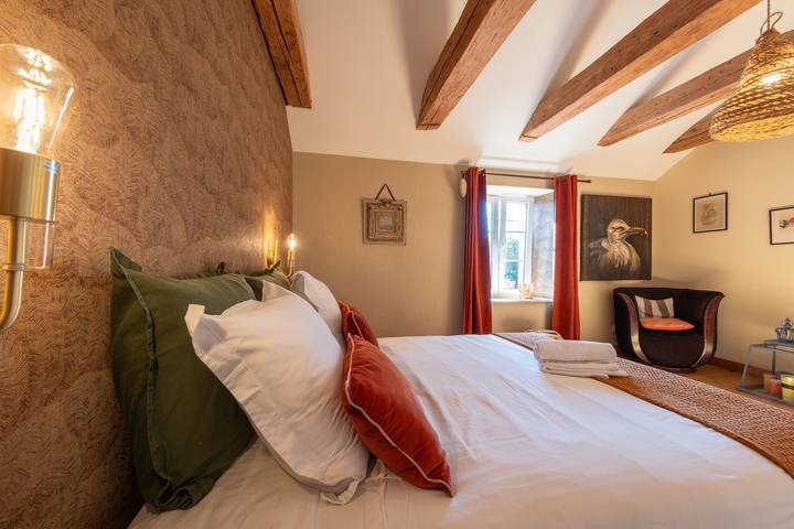 Chambre d’hôtes « Chambre Douglas avec salle de bains », terrasse partagée, Wi-Fi, climatisation in Champdray, Saint-Dié-des-Vosges
