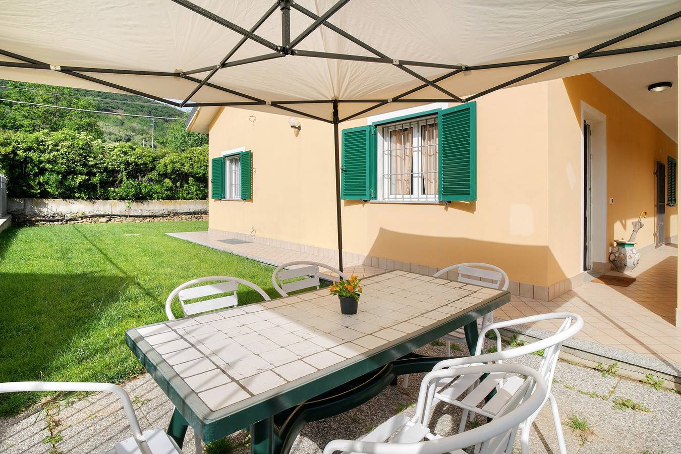Villa 'Il Frutteto 48' con terrazza privata e Wi-Fi in Ortovero, Riviera di Ponente