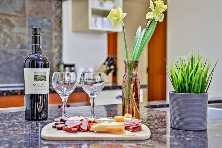 Holiday rental for 6 people, with hot tub and balcony in Canmore