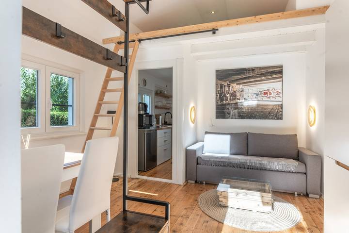 Vacation Home 'Haus Labaily Lake & Sauna' with Lake View, Wi-Fi, and Air Conditioning in Mittweida, Chemnitz (region)