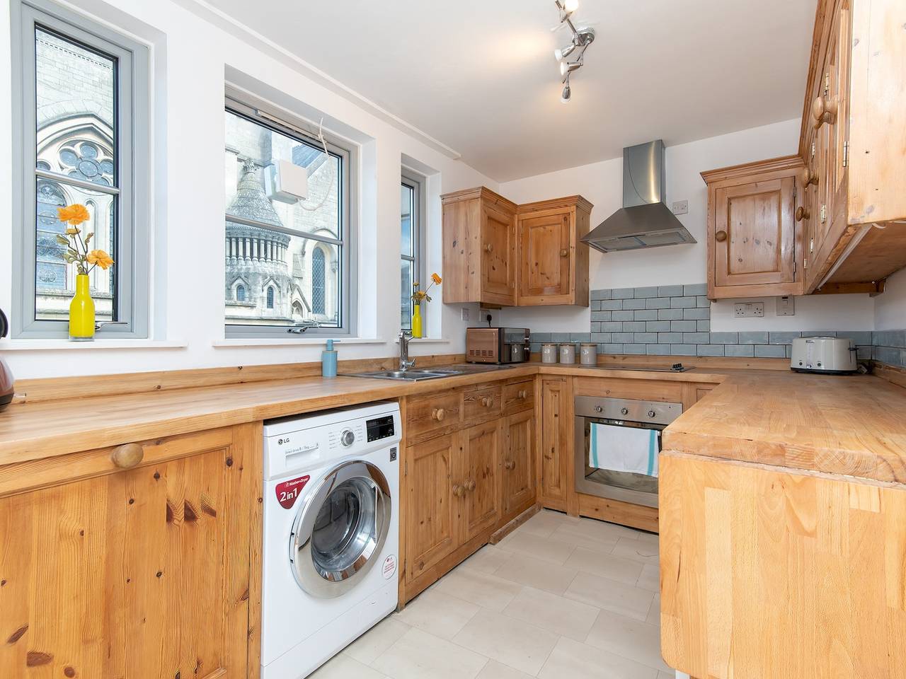 Entire apartment, Bright modern one bed apartment - Bath city centre - Pass the Keys in Bath, Bath & North East Somerset