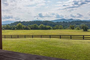 Bed And Breakfasts for 10 Guests in Shenandoah Valley, Virginia, Picture 2