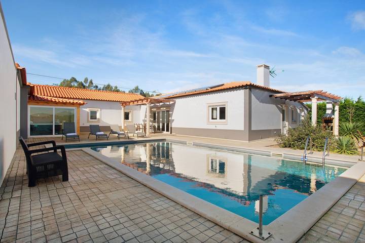Villa pour 4 personnes, avec Balcon ainsi que Jacuzzi et Jardin