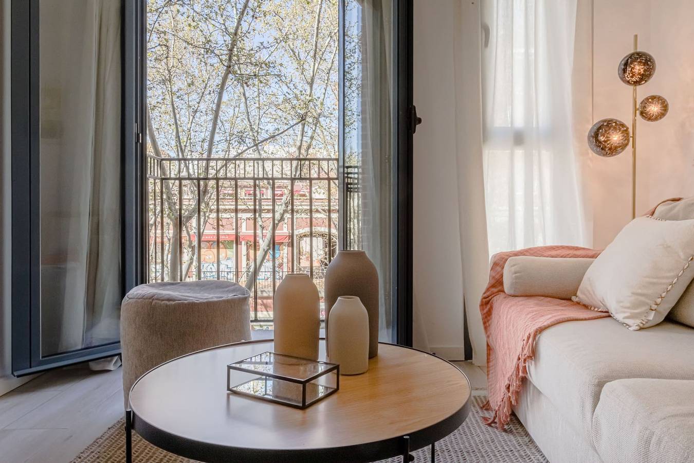 Apartamento entero, Housing Ribera de Curtidores Iii by Sharing Co in Centro (Madrid), Madrid