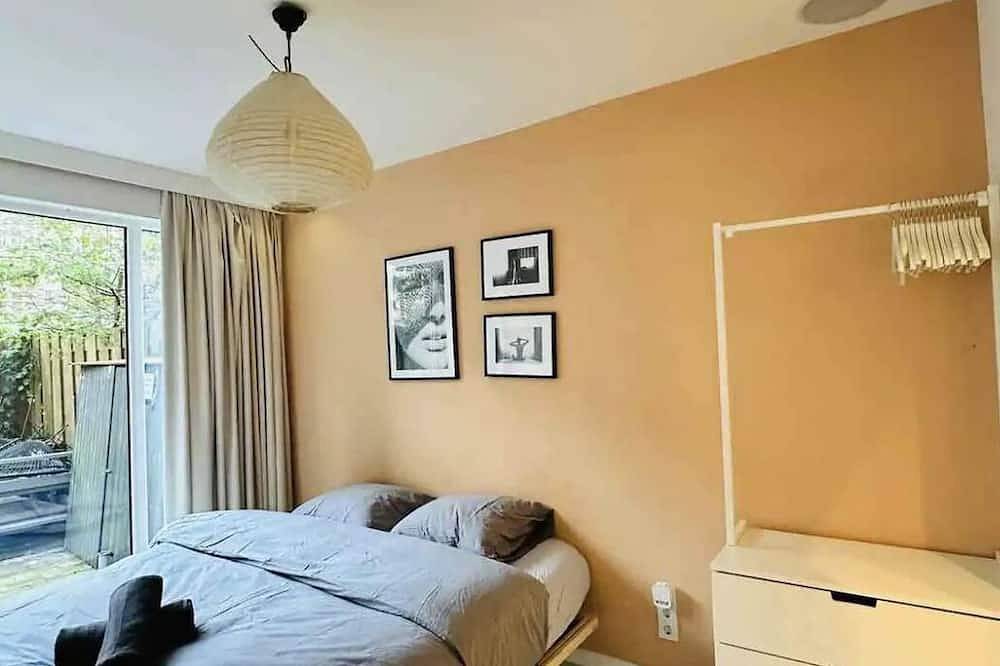 One room near Vondelpark  in Amsterdam Oud-Zuid, Dutch Coast