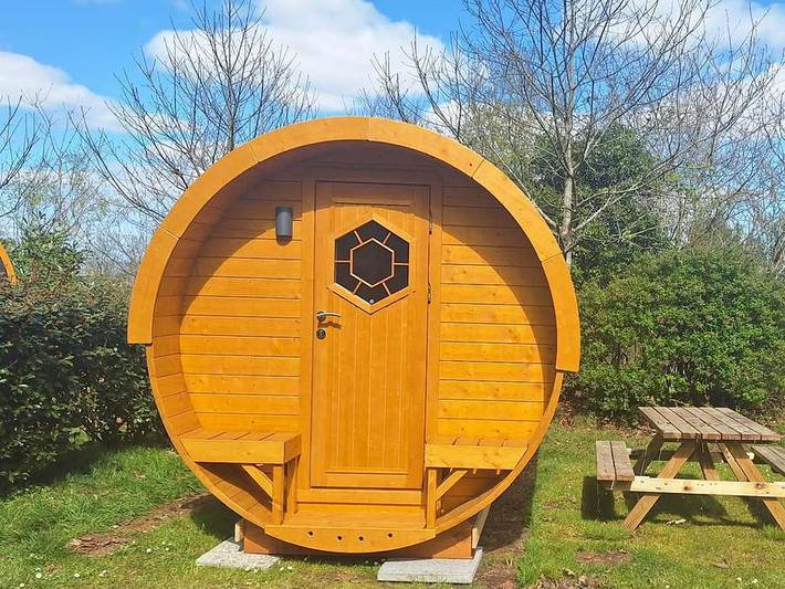 Camping Locronan - Tiny house 2 personnes - Barrel Bois in Locronan, Région de Châteaulin