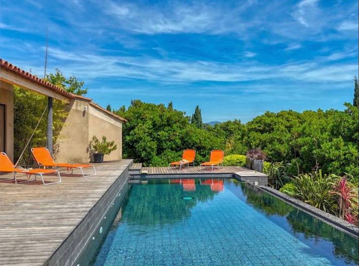 Maison de vacances pour 8 personnes, avec terrasse et piscine, adapté aux familles à La Cadière-d'Azur