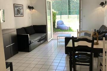 Gîte pour 4 personnes, avec jardin ainsi que terrasse et piscine dans Golf Saint-Laurent
